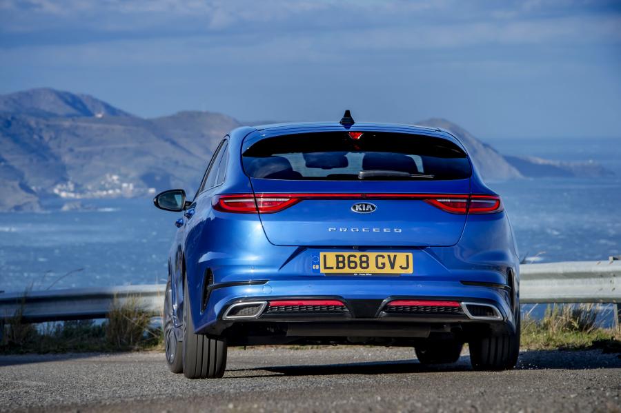  Kia ProCeed GT Line S 2019 года  (UK) (фото 26 из 41)